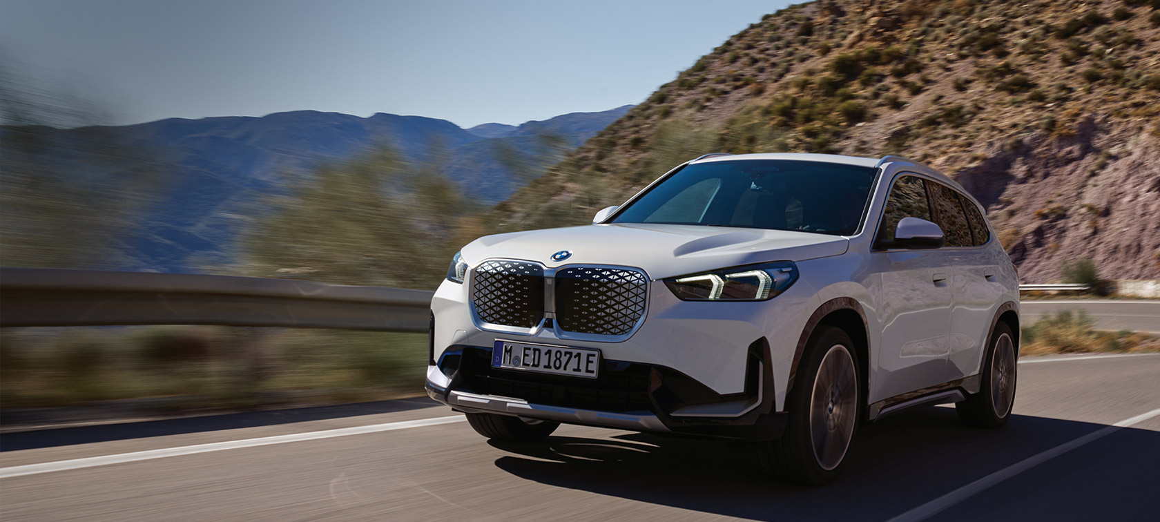 Con la camioneta eléctrica BMW iX1 disfruta de un concepto de manejo táctil, un diseño elegante en cada detalle y autonomía de hasta 438 km.